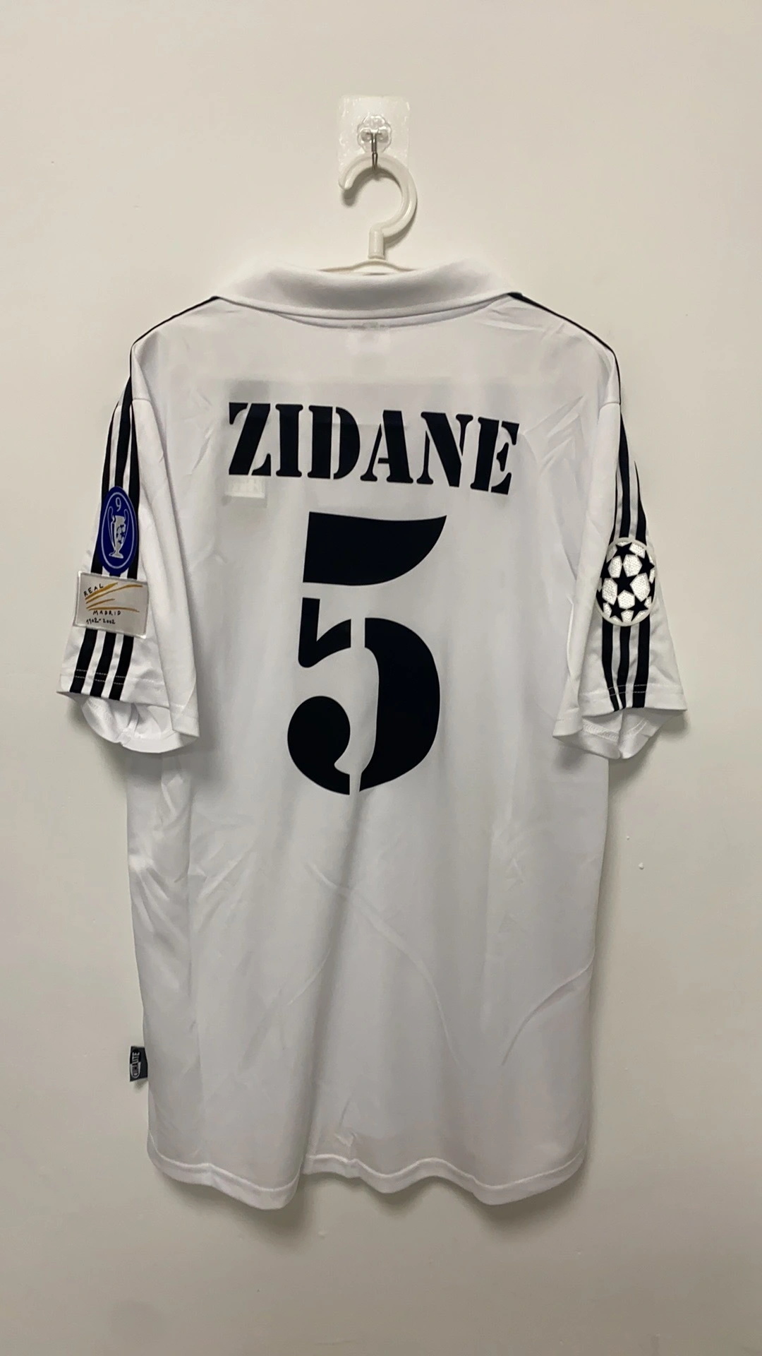 Zidane Real Madrid 2002/2003 Home Retro Jersey – Men’s Short Sleeve Football Shirt, White - Image 2