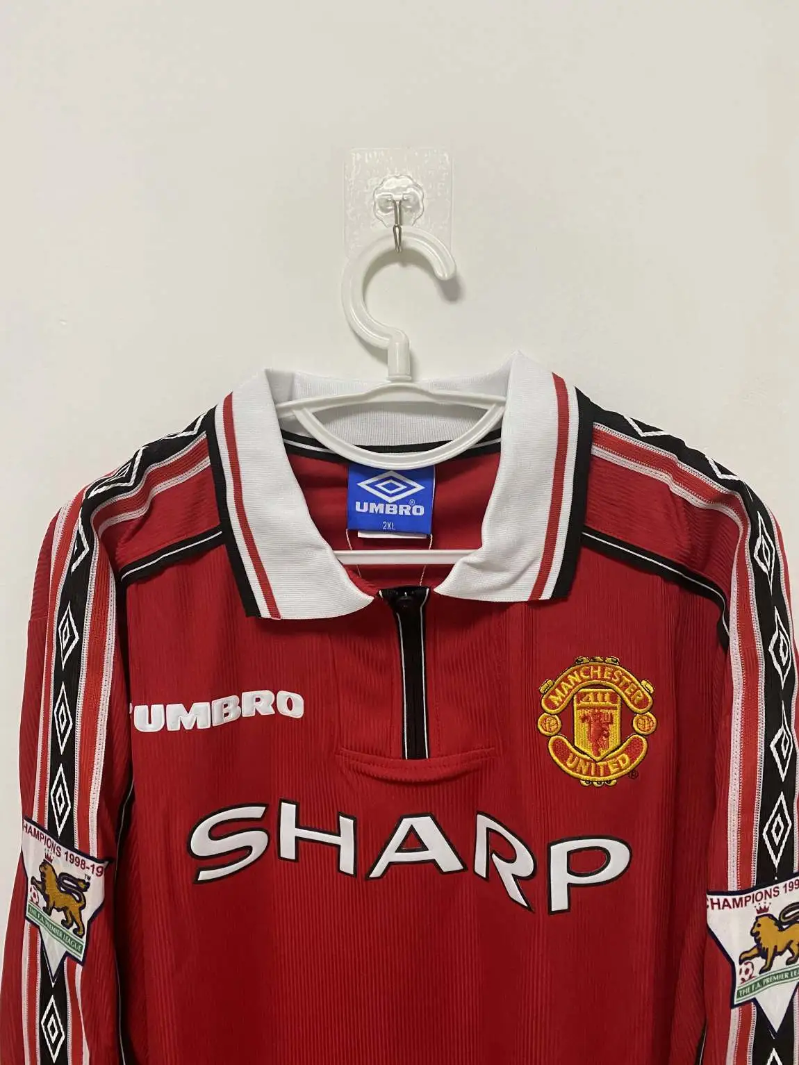 David Beckham Manchester United 1999 Retro Home Jersey – Men’s Football Shirt, Red - Image 3