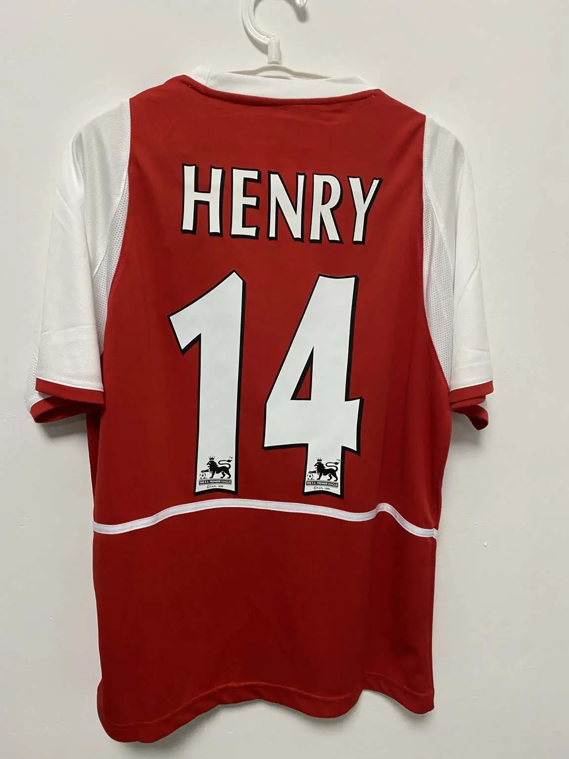 Thierry Henry Arsenal 2002/2003 Home Retro Jersey – Men’s Football Shirt, Red/White - Image 2