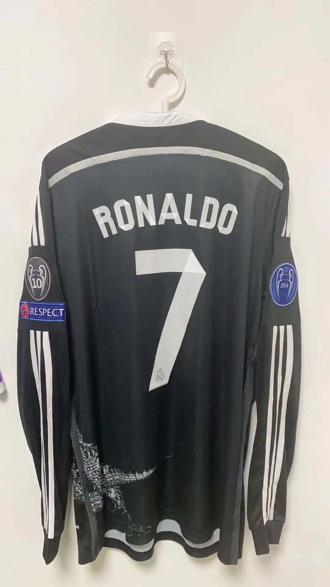 Cristiano Ronaldo CR7 Real Madrid 2014/2015 Dragon Third Retro Jersey – Men’s Football Shirt, Black - Image 2