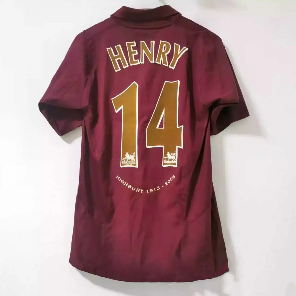 Thierry Henry Arsenal 2005/2006 Home Retro Jersey – Men’s Football Shirt, burgundy/Gold - Image 2